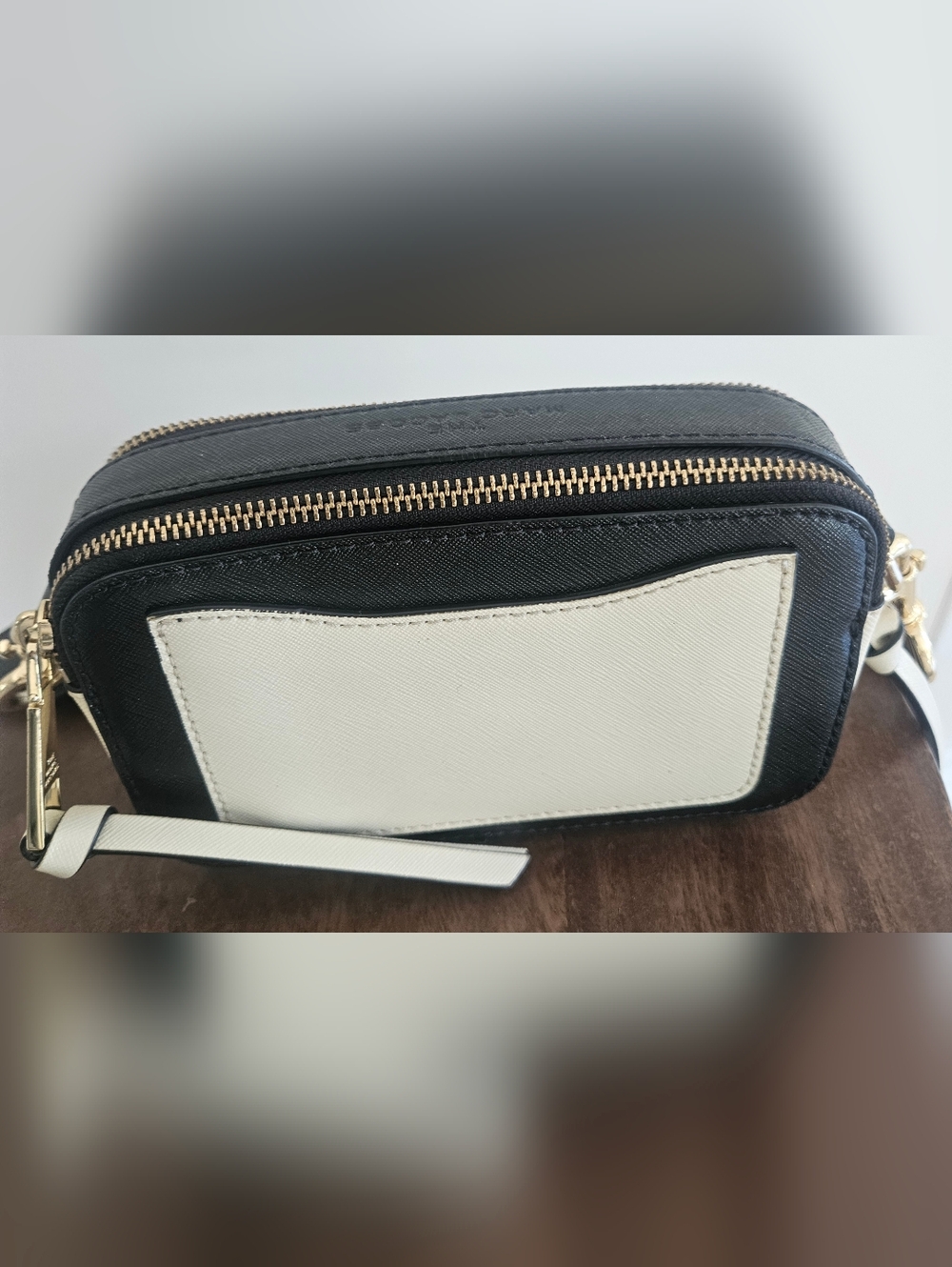 Marc Jacobs Snapshot Camera Bag in Black and Cream - Picture 7 of 8